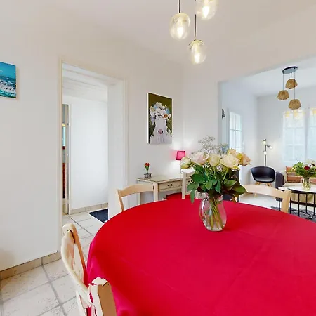 2 Bedroom Gorgeous In Royan