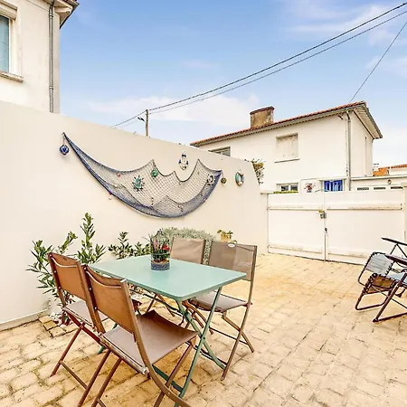 Hébergement de vacances 2 Bedroom In *