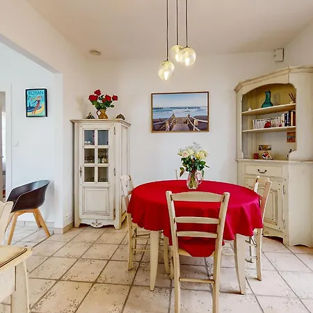 2 Bedroom In Royan