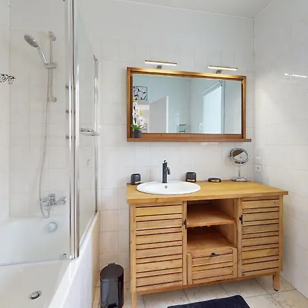 2 Bedroom Gorgeous In Holiday home