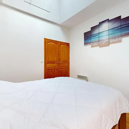 2 Bedroom Gorgeous In Holiday home *