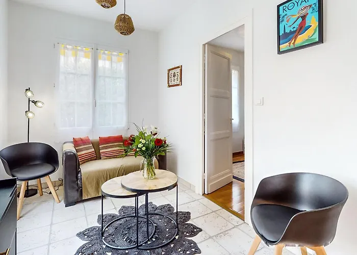 Дом отдыха 2 Bedroom Gorgeous In Руайян