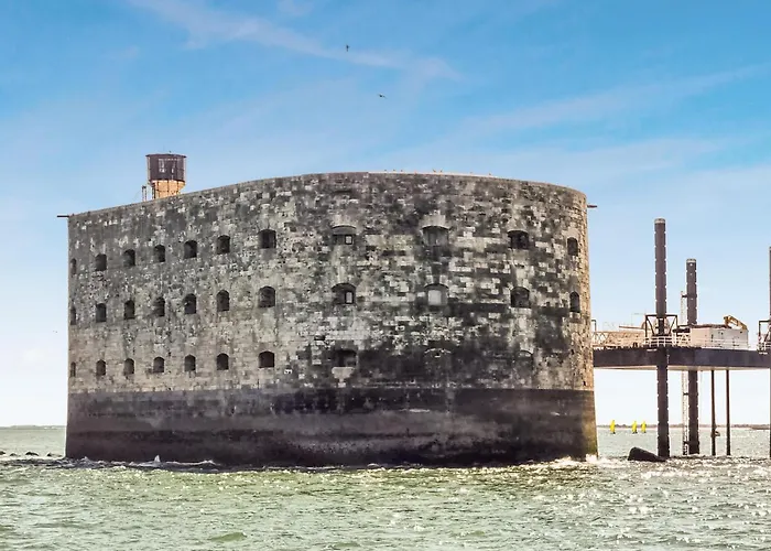 Дом отдыха 2 Bedroom Gorgeous In Руайян